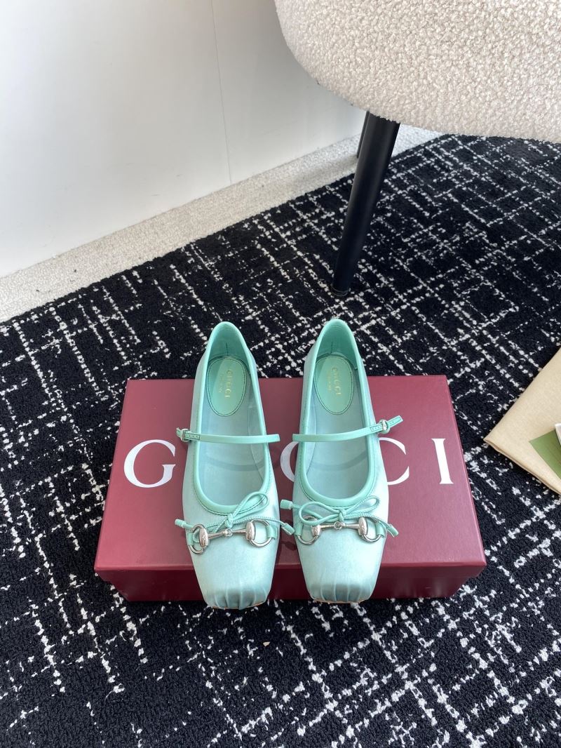 Gucci Flat Shoes